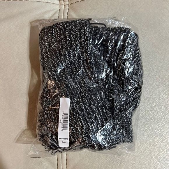 Rebecca Minkoff Marled Beanie And Armwarmer Set NWT - Picture 2 of 10